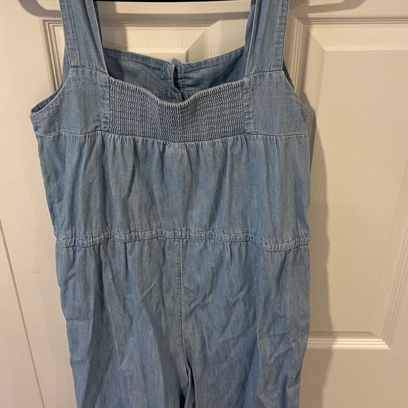 Old navy denim jumpsuit - Picture 3 of 5